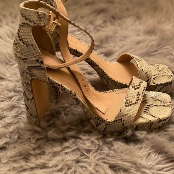 NASTY GAL - Bring ‘Em to Heel Platform Heels, Snakeskin, Size 9 US - Picture 2 of 5